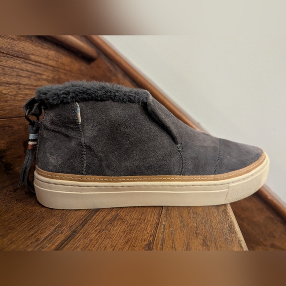 TOMS Women's Paxton Sneaker Boot Size 8.5 Fur Lined Shoe Gray Suede Cozy - Picture 11 of 16